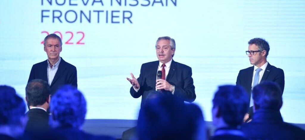 El gobernador Juan Schiaretti, participó de un acto junto a Alberto Fernández en la planta de la empresa Nissan Argentina en Córdoba